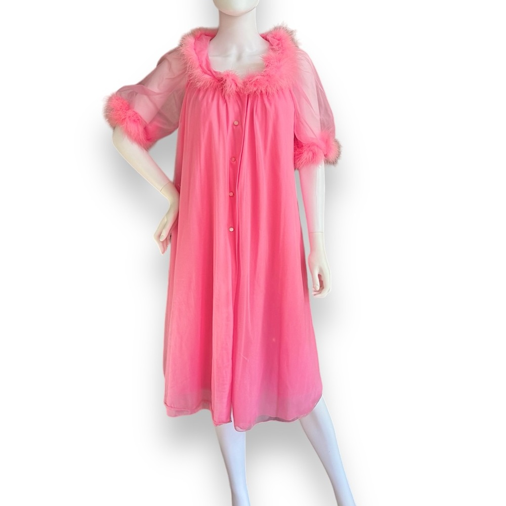 Vintage 1960s Virginia Wallace Bubblegum Pink Peignoir Set